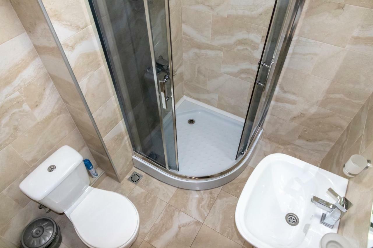 Orbi Apartment Ruslan バトゥーミ エクステリア 写真