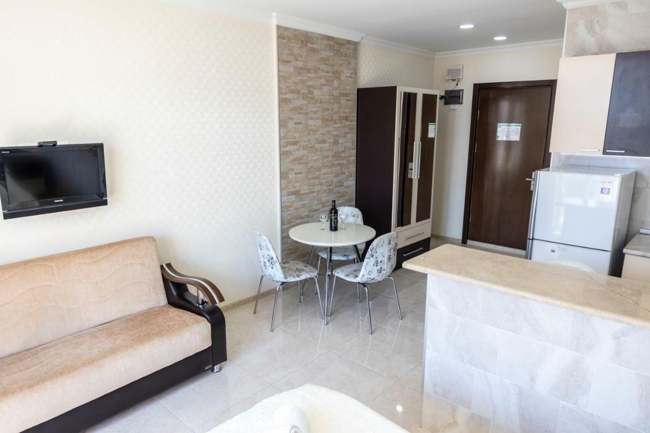 Orbi Apartment Ruslan バトゥーミ エクステリア 写真